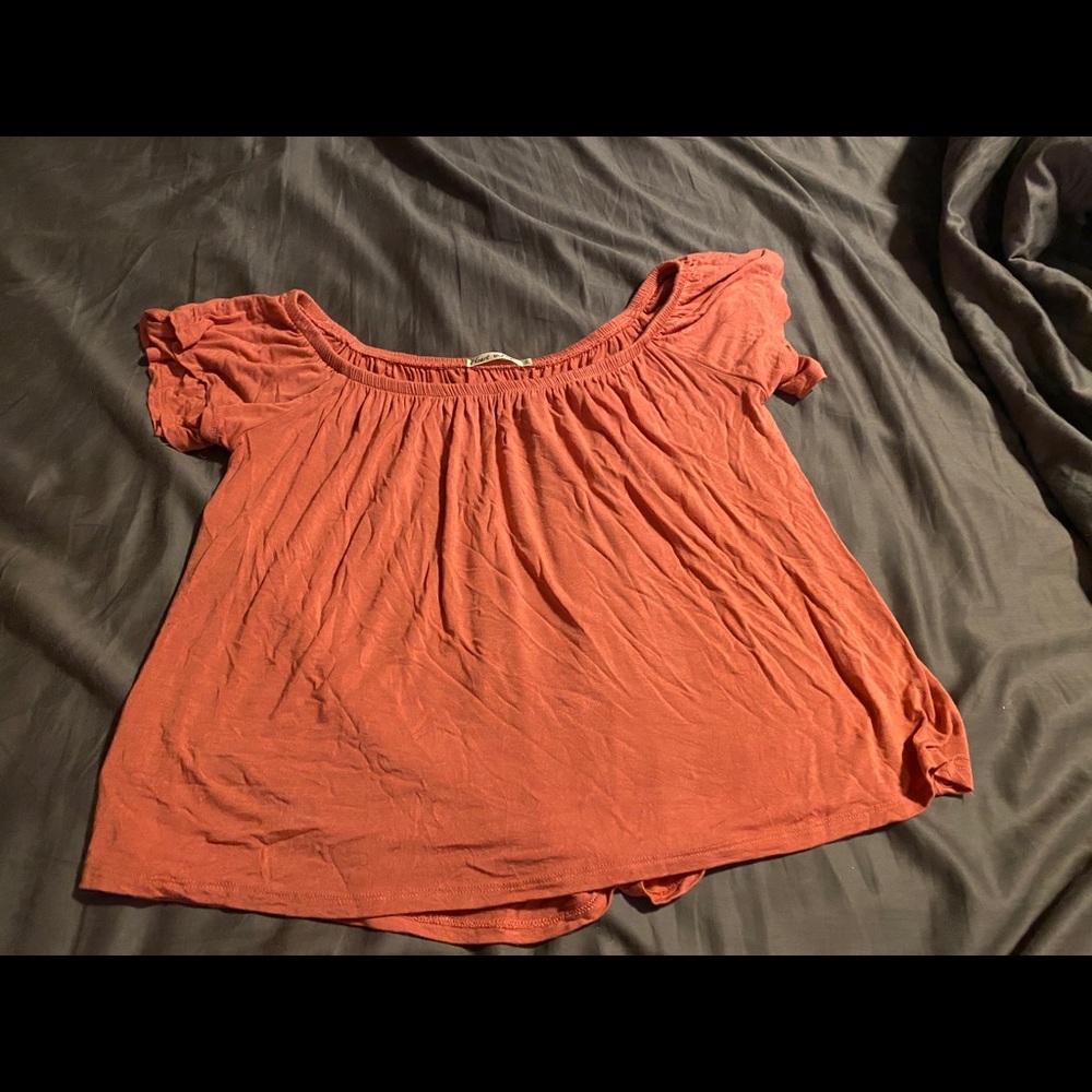 Off shoulder boutique top